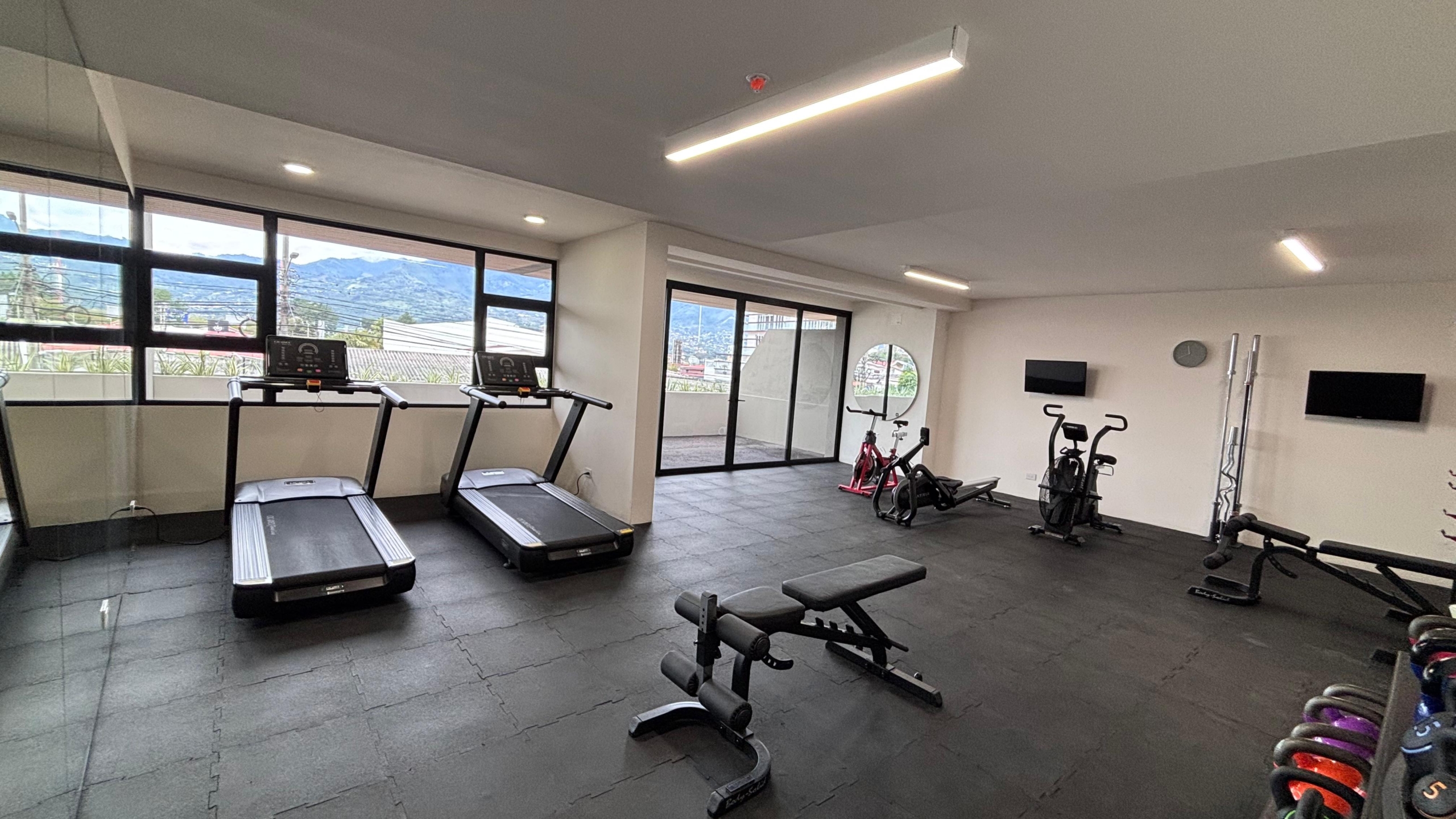 Gym. Apartamentos en venta en Alterego Nunciatura, Rohrmoser, San José.