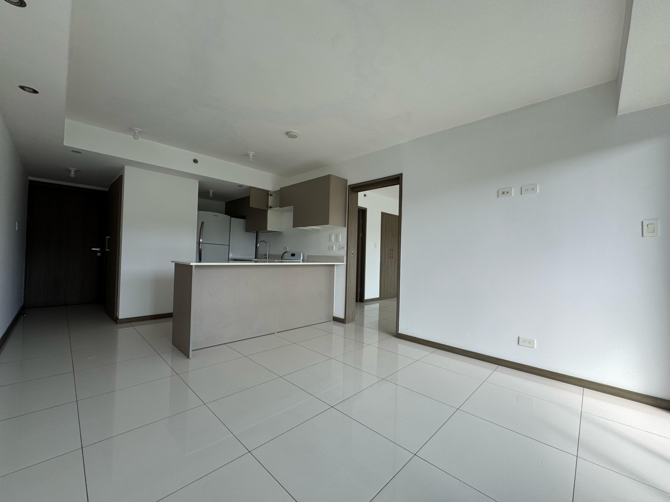 Sala. Apartamentos en venta en Rohrmoser, San José.