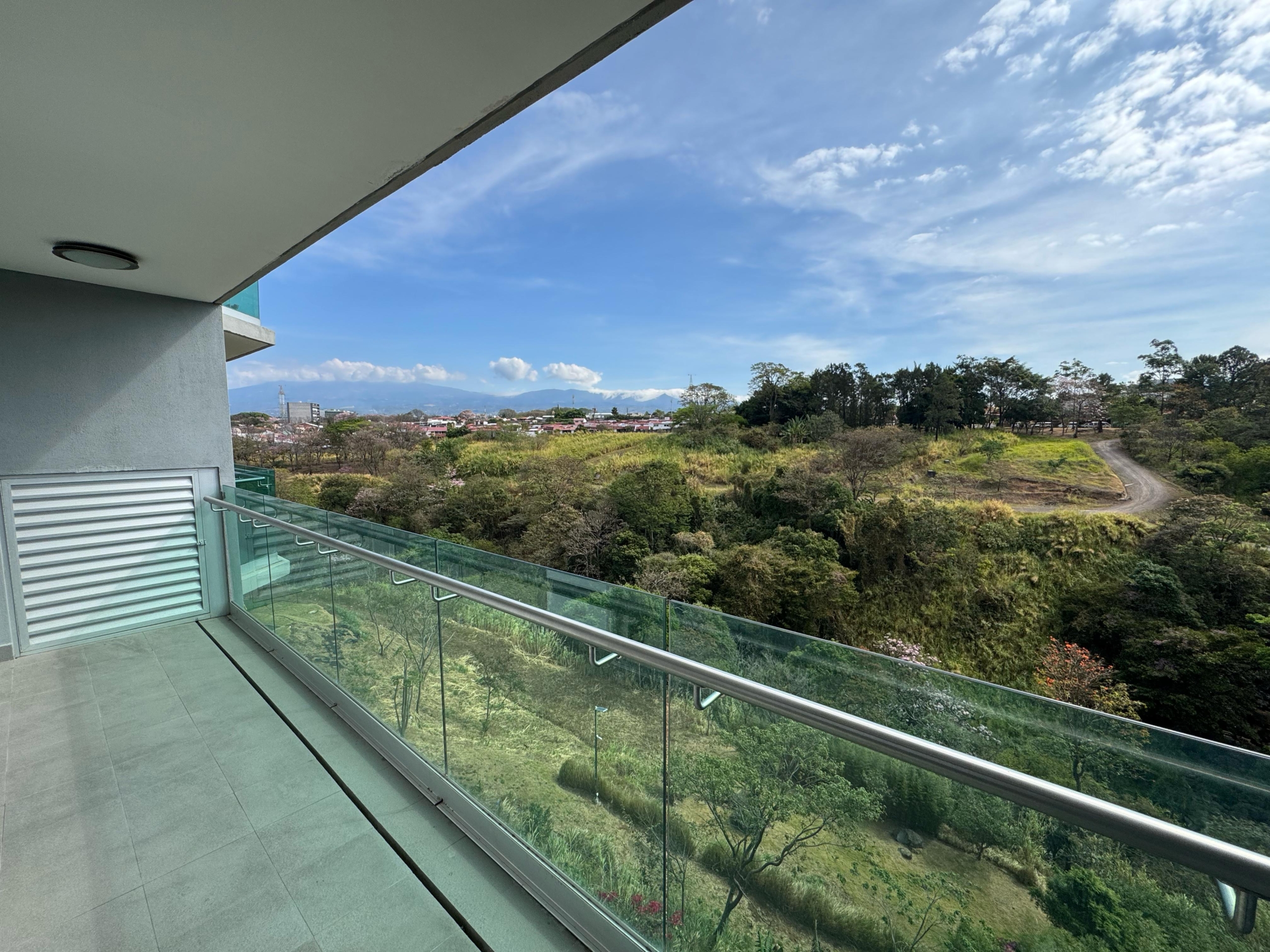 Terraza. Apartamentos en venta en Rohrmoser, San José.