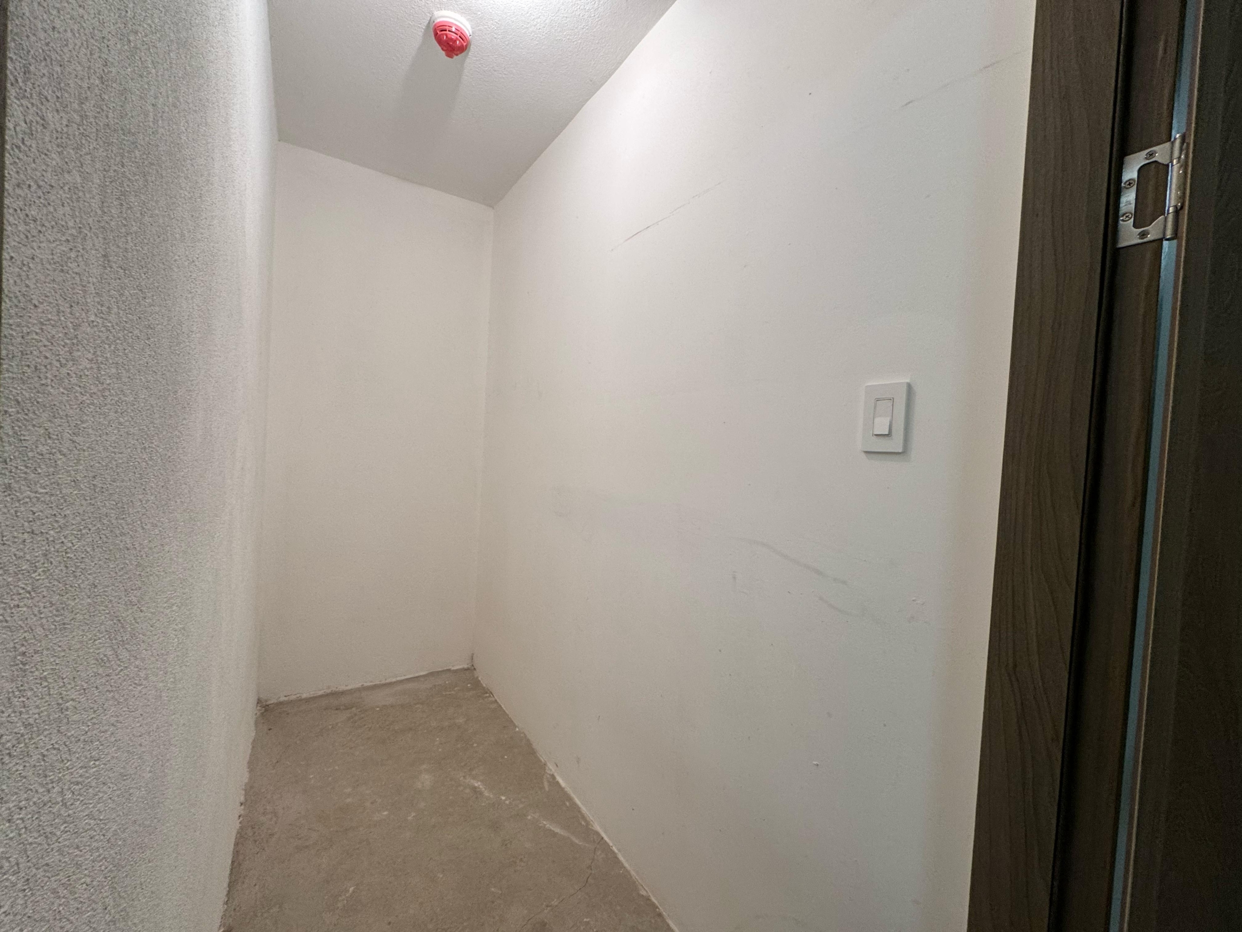 Bodega. Apartamentos en venta en Rohrmoser, San José.
