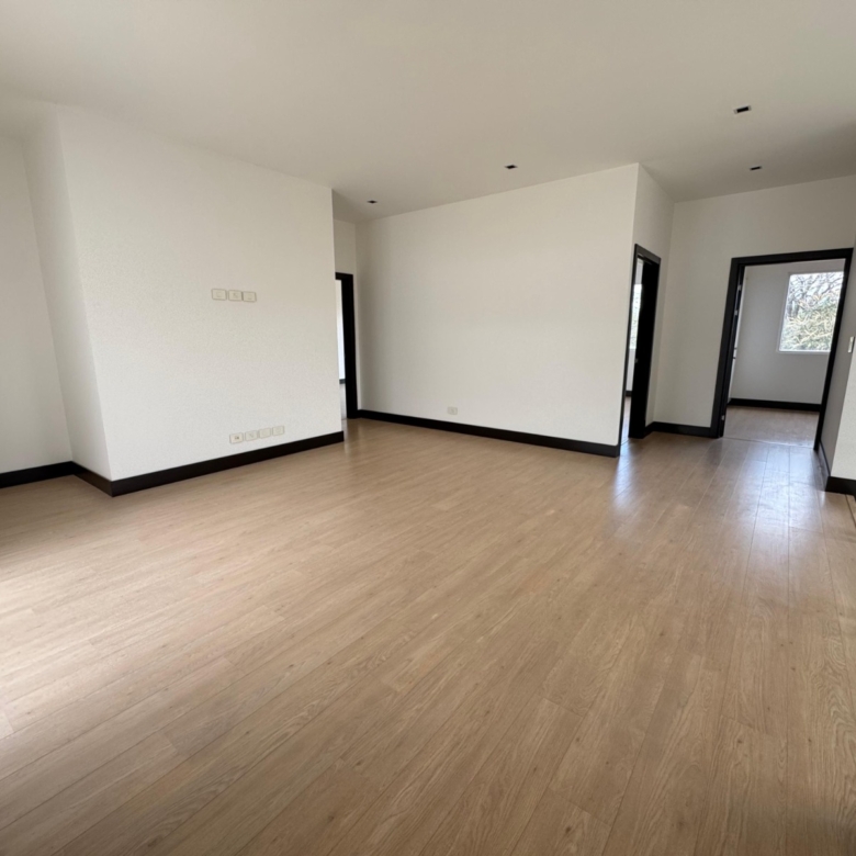 Sala TV. Casa en venta en condominio Verdi. Lindora, Santa Ana, San José.