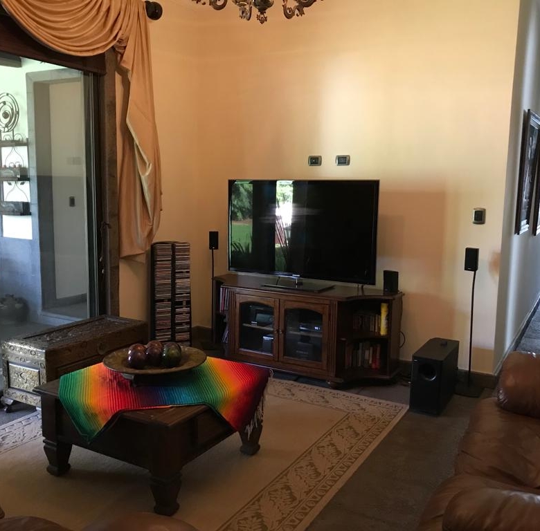Sala TV. Casa en venta en condominio. La Rivera, Belén, Heredia.