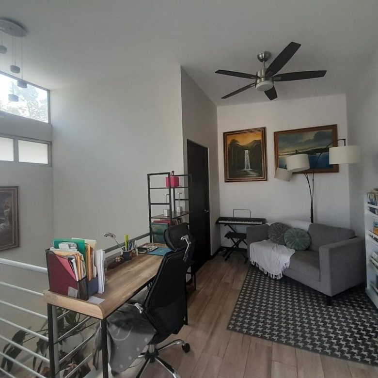 Sala TV/Oficina. Casa en venta en condominio. Pozos, Santa Ana, San José.
