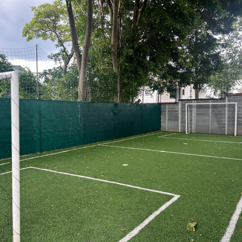 Cancha Futbol 5. Casa en venta en condominio. Pozos, Santa Ana, San José.