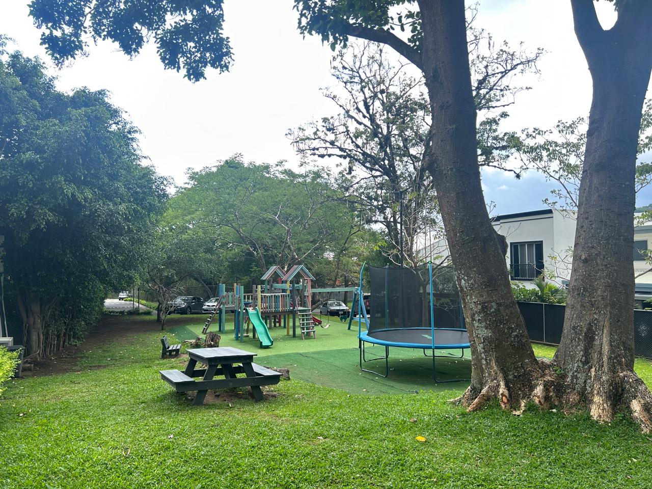 Área infantil. Casa en venta en condominio. Pozos, Santa Ana, San José.