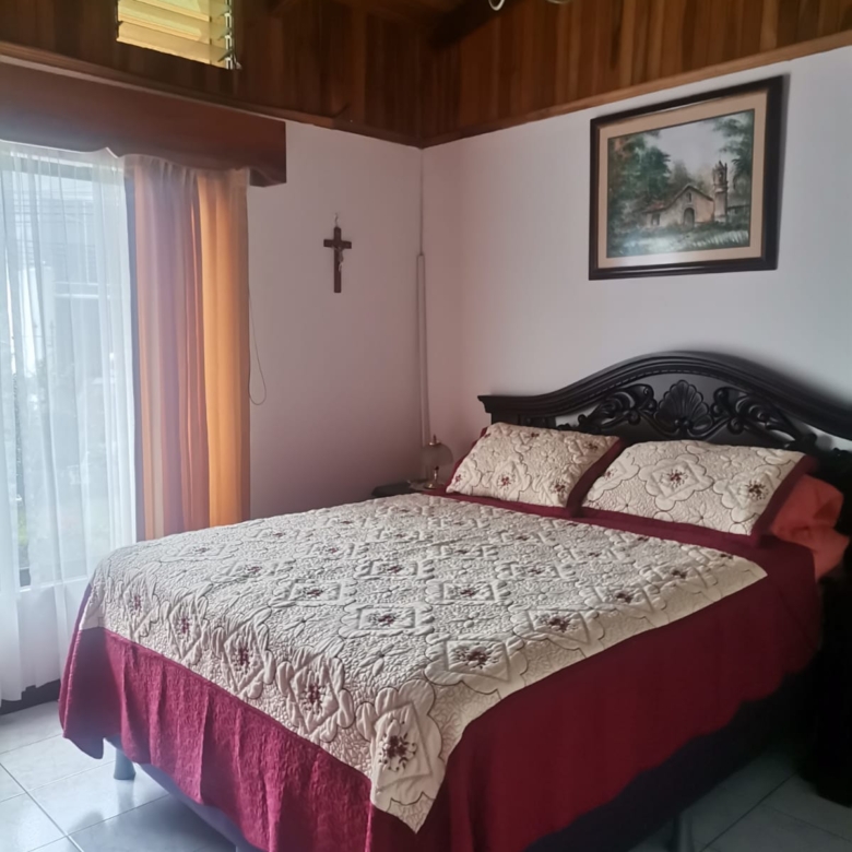 Habitación Principal. Hermosa casa en venta en residencial. Guachipelín, Escazú, San José.