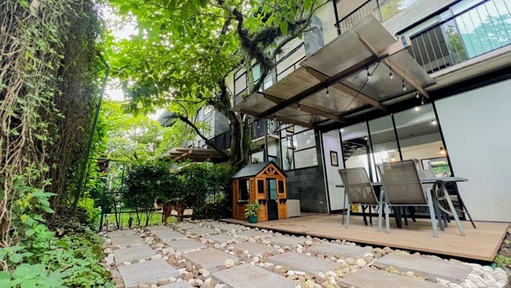 Jardín. Casa en venta en condominio. Río Oro, Santa Ana, San José.
